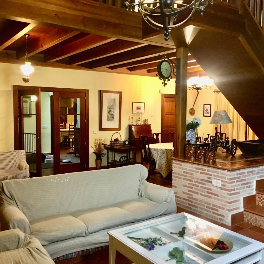 Maison d'hôtes Casa Roble à Almenara de Tormes Extérieur photo